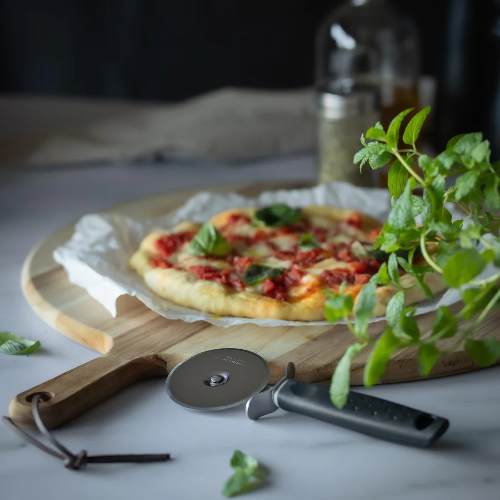 Tramontina_PROVENCE_Pizzabrett_40_aus_FSC_-Teakholz_mit_Griff